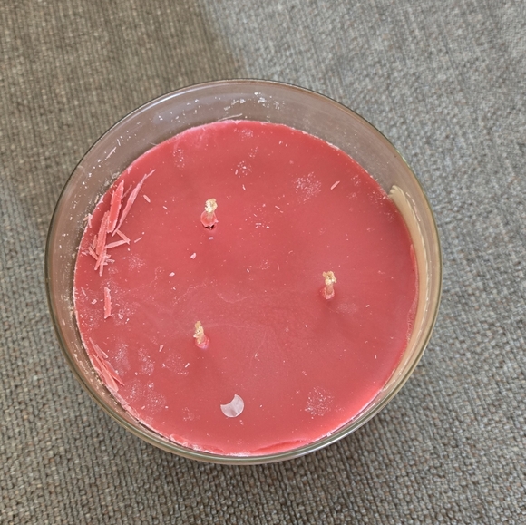 Bath & Body Works candle - Cinnamon Frosting - Picture 3 of 3